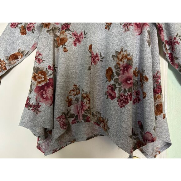 Green Envelope Gray Floral Asymmetrical Hem Tunic Top Women’s Size 2X 3/4 Sleeve - Picture 10 of 10